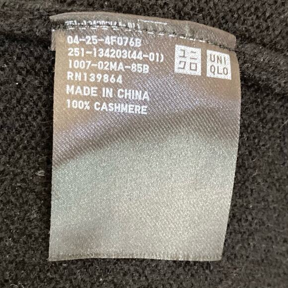 Uniqlo Cashmere Sweater Black  size S Boat Neck Knit Exposed Seams - Picture 6 of 7